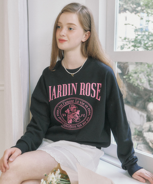 OURHOPE（アワーホープ）の「ジャデン ローズ スウェットシャツ - ブラック（スウェット・レディース・ブラック・1(S)/2(M)）」の2枚目の写真