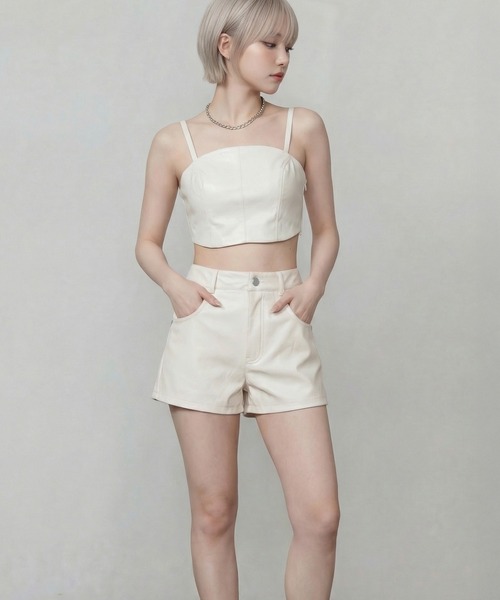 DURAS（デュラス）の「ビスチェ+2WAYフェイクレザーショートパンツ（その他パンツ・レディース・ホワイト/ブラック・M-L/S-M）」の16枚目の写真