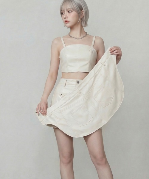 DURAS（デュラス）の「ビスチェ+2WAYフェイクレザーショートパンツ（その他パンツ・レディース・ホワイト/ブラック・M-L/S-M）」の15枚目の写真