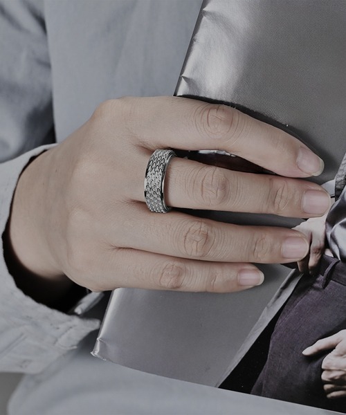 SBG(エスビー)の「SBG スケールモチーフリング(リング・メンズ・シルバー/ブラック・16号/18号/21号)」の2枚目の写真
