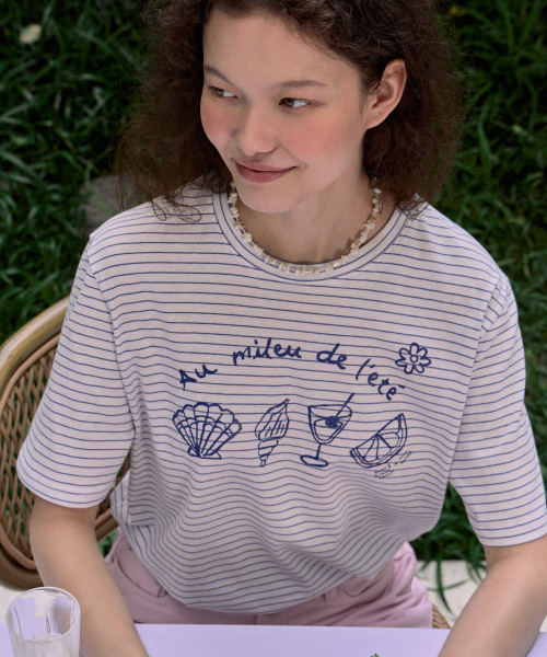 NONLOCAL(ノンローカル)の「【ノンローカル×イヤバッグ】シーサイドモーティブハンドドローイングストライプTシャツ - ブルー(Tシャツ/カットソー・レディース・その他・FREE)」の1枚目の写真