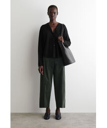 COS（コス）の「コーデュロイパンツ（その他パンツ）」