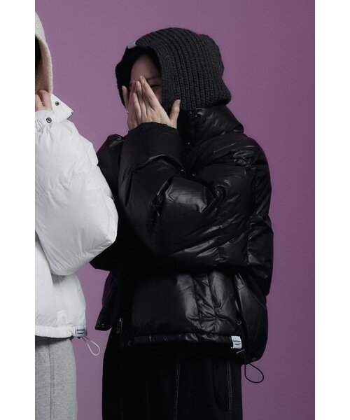 APOSTROPHE COMMA(アポストロフィコンマ)の「バットムラベルポイントグロッシーショートパディング(ブラック)(ダウンジャケット/コート・レディース・その他・S/M/L/XL)」の3枚目の写真