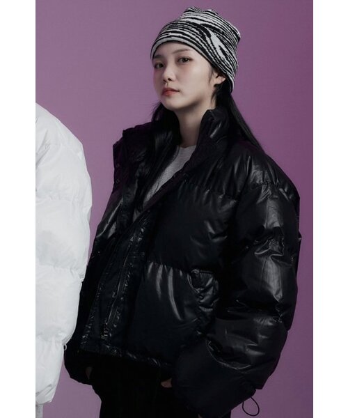 APOSTROPHE COMMA(アポストロフィコンマ)の「バットムラベルポイントグロッシーショートパディング(ブラック)(ダウンジャケット/コート・レディース・その他・S/M/L/XL)」の4枚目の写真