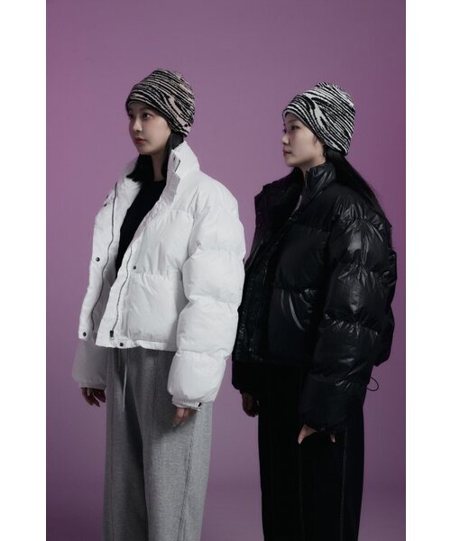 APOSTROPHE COMMA(アポストロフィコンマ)の「バットムラベルポイントグロッシーショートパディング(ブラック)(ダウンジャケット/コート・レディース・その他・S/M/L/XL)」の7枚目の写真