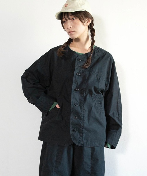URCH RNA(アーチ アールエヌエー)の「J2183 スプリングピエロジャケット(ノーカラージャケット・レディース・オリーブ/ブラック/ベージュ・FREE)」の11枚目の写真