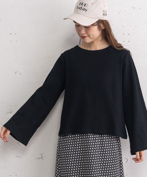 POU DOU DOU（プードゥドゥ）の「フレアスリーブトップス（Tシャツ/カットソー・レディース・グレー/ブルー/ブラック/アイボリー・3）」の3枚目の写真