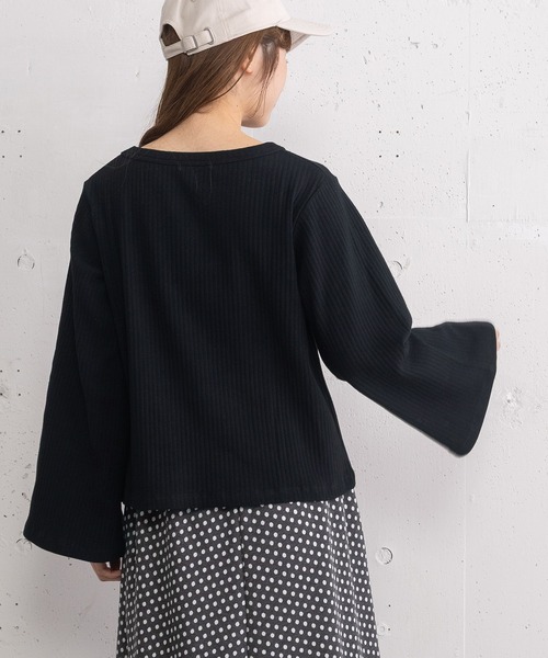 POU DOU DOU（プードゥドゥ）の「フレアスリーブトップス（Tシャツ/カットソー・レディース・グレー/ブルー/ブラック/アイボリー・3）」の18枚目の写真