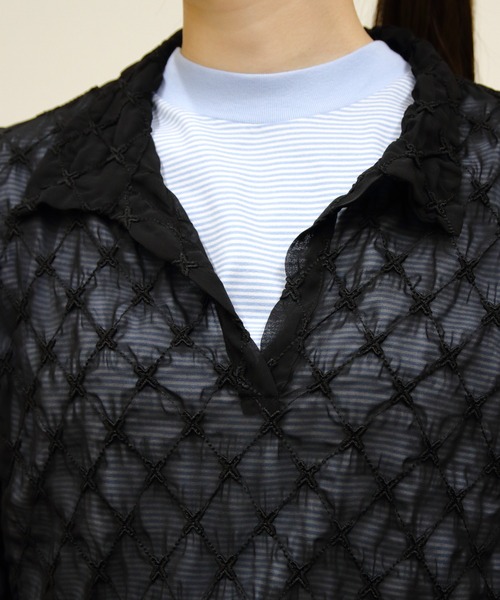 MEYAME(メヤメ)の「MEYAME/メヤメ レーススキッパーブラウス LACE SKIPPER BLOUSE(シャツ/ブラウス・レディース・ネイビー/ブラック・FREE)」の3枚目の写真