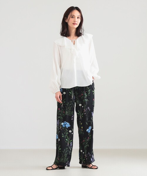 Demi-Luxe BEAMS（デミルクス ビームス）の「【8/6値下げ】ラッフル ボリューム ブラウス［手洗い可］（シャツ/ブラウス・レディース・ブラック系その他3/ホワイト・ONE SIZE）」の3枚目の写真