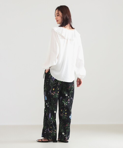 Demi-Luxe BEAMS（デミルクス ビームス）の「【8/6値下げ】ラッフル ボリューム ブラウス［手洗い可］（シャツ/ブラウス・レディース・ブラック系その他3/ホワイト・ONE SIZE）」の4枚目の写真