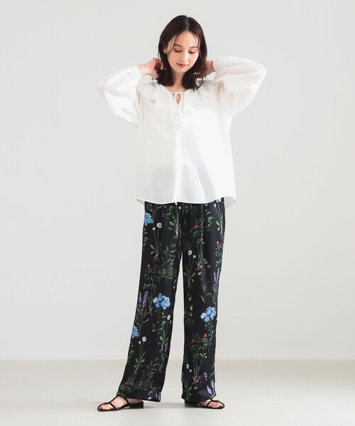 Demi-Luxe BEAMS（デミルクス ビームス）の「【8/6値下げ】ラッフル ボリューム ブラウス［手洗い可］（シャツ/ブラウス・レディース・ブラック系その他3/ホワイト・ONE SIZE）」の5枚目の写真
