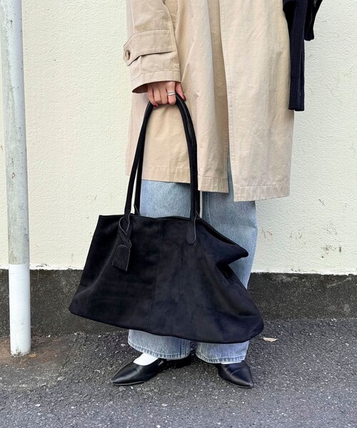 fredy emue（フレディエミュ）の「フェイクスエードワイドトートバッグ（トートバッグ・レディース・ブラウン/ブラック・FREE）」の2枚目の写真