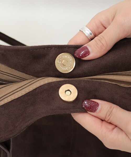 fredy emue（フレディエミュ）の「フェイクスエードワイドトートバッグ（トートバッグ・レディース・ブラウン/ブラック・FREE）」の7枚目の写真