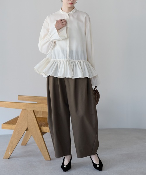 r.（アールドット）の「裾フリルブラウス（シャツ/ブラウス・レディース・ホワイト/ブルー/キナリ/ブラック・FREE）」の12枚目の写真