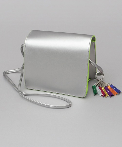 cheek(BAG)(チーク)の「ネオンライン レザー調 ミニショルダーバッグ(ショルダーバッグ・レディース・ブラック/シルバー・FREE)」の12枚目の写真