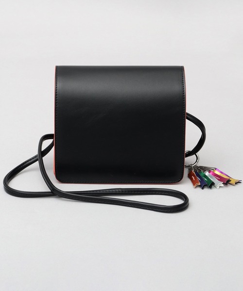 cheek(BAG)(チーク)の「ネオンライン レザー調 ミニショルダーバッグ(ショルダーバッグ・レディース・ブラック/シルバー・FREE)」の17枚目の写真