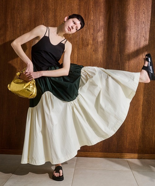OMMO（オーエムエムオー）の「SWELL GATHER CAMI OP（ワンピース・レディース・レッド/マルチ・38/36）」の3枚目の写真