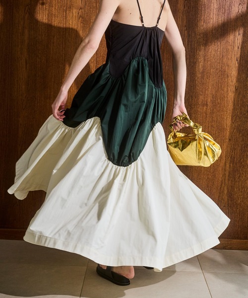 OMMO（オーエムエムオー）の「SWELL GATHER CAMI OP（ワンピース・レディース・レッド/マルチ・38/36）」の6枚目の写真