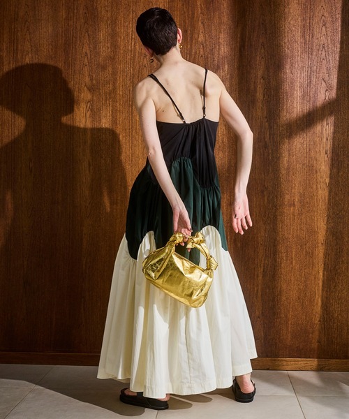 OMMO（オーエムエムオー）の「SWELL GATHER CAMI OP（ワンピース・レディース・レッド/マルチ・38/36）」の7枚目の写真
