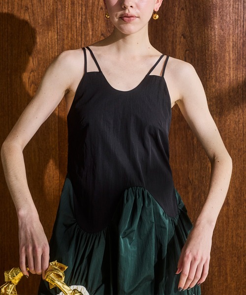 OMMO（オーエムエムオー）の「SWELL GATHER CAMI OP（ワンピース・レディース・レッド/マルチ・38/36）」の9枚目の写真