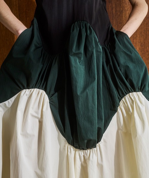 OMMO（オーエムエムオー）の「SWELL GATHER CAMI OP（ワンピース・レディース・レッド/マルチ・38/36）」の10枚目の写真