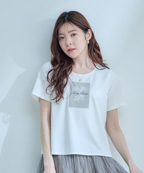 12Twelve Agenda(トゥエルブ アジェンダ)の「メッシュ風フラワープリントTシャツ(Tシャツ/カットソー・レディース・ベージュ/グレー・M)」の2枚目の写真