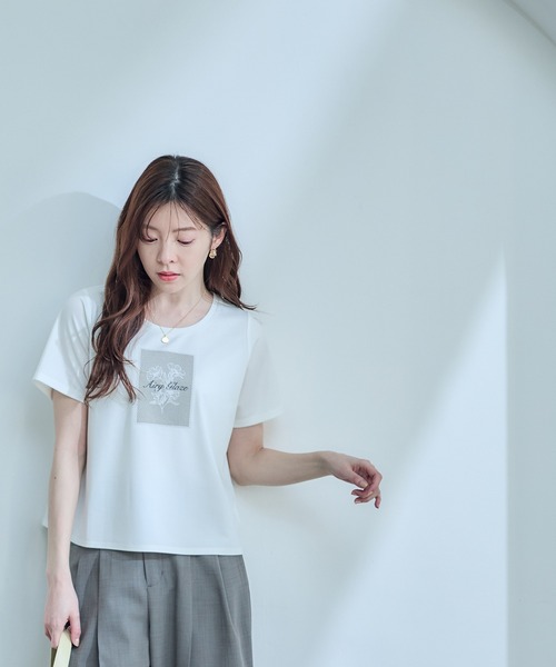 12Twelve Agenda(トゥエルブ アジェンダ)の「メッシュ風フラワープリントTシャツ(Tシャツ/カットソー・レディース・ベージュ/グレー・M)」の9枚目の写真