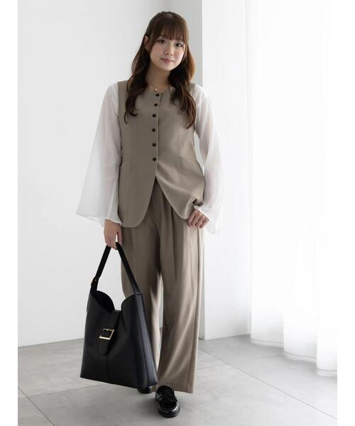 Te chichi（テチチ）の「スクエアネックジレ【AOYAMA FASHION ASSOCIATION × Té chichi】（ベスト・レディース・モカ/ネイビー・F）」の12枚目の写真