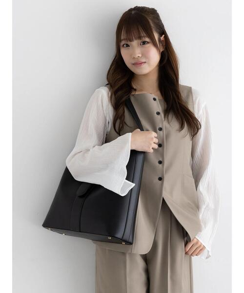 Te chichi（テチチ）の「スクエアネックジレ【AOYAMA FASHION ASSOCIATION × Té chichi】（ベスト・レディース・モカ/ネイビー・F）」の16枚目の写真