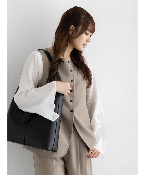 Te chichi（テチチ）の「スクエアネックジレ【AOYAMA FASHION ASSOCIATION × Té chichi】（ベスト・レディース・モカ/ネイビー・F）」の17枚目の写真