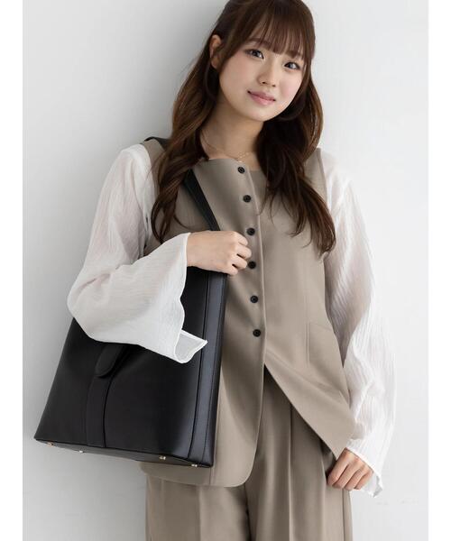 Te chichi（テチチ）の「スクエアネックジレ【AOYAMA FASHION ASSOCIATION × Té chichi】（ベスト・レディース・モカ/ネイビー・F）」の18枚目の写真