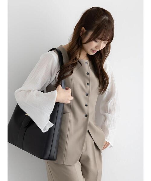 Te chichi（テチチ）の「スクエアネックジレ【AOYAMA FASHION ASSOCIATION × Té chichi】（ベスト・レディース・モカ/ネイビー・F）」の20枚目の写真