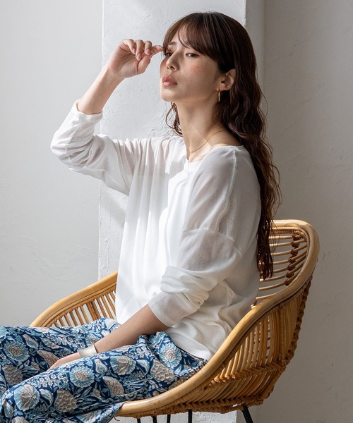 VitaFelice（ヴィータフェリーチェ）の「ストレッチシアークルーネック長袖トップス 春服（Tシャツ/カットソー・レディース・ブルー/グリーン/イエロー/ブラック/ホワイト・FREE）」の7枚目の写真