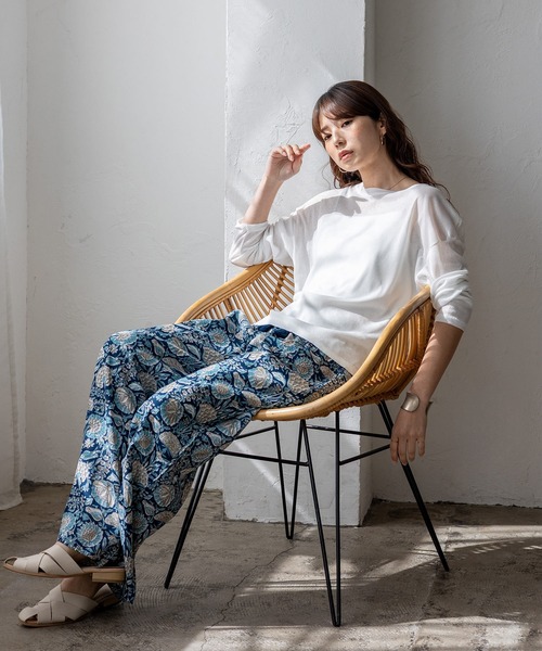 VitaFelice（ヴィータフェリーチェ）の「ストレッチシアークルーネック長袖トップス 春服（Tシャツ/カットソー・レディース・ブルー/グリーン/イエロー/ブラック/ホワイト・FREE）」の8枚目の写真