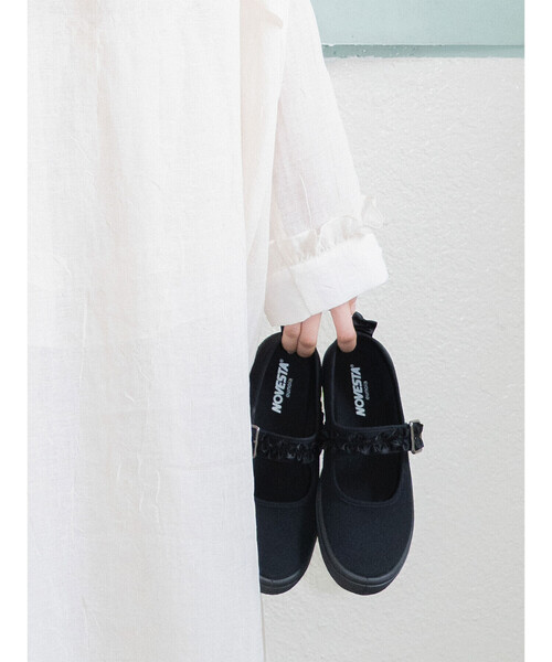 Bshop(ビショップ)の「eunoia × NOVESTA | ONE STRAP BUCKLE MARY JANE(スニーカー・レディース・ブラック・38/36/37)」の5枚目の写真