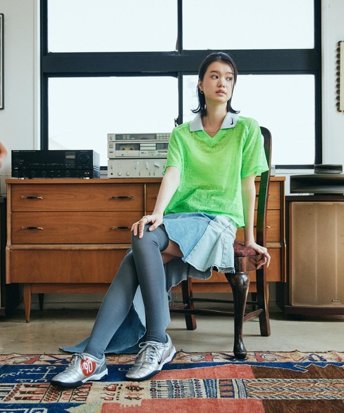 NIKE(ナイキ)の「ナイキ トータル 90 ウィメンズシューズ / Nike Total 90 Women's Shoes IM7595-001 Metallic Silver(スニーカー・レディース・シルバー・25.5/25/24.5/23/22.5/23.5/22/24/26)」の4枚目の写真