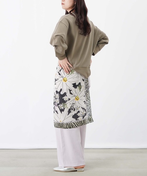 LUCA/LADY LUCK LUCA(ルカ/レディラックルカ)の「LC/LLL ライトダンボールビーズ+刺繍ロゴプルオーバー(Tシャツ/カットソー・レディース・カーキ/ブラック/オフホワイト・FREE)」の6枚目の写真
