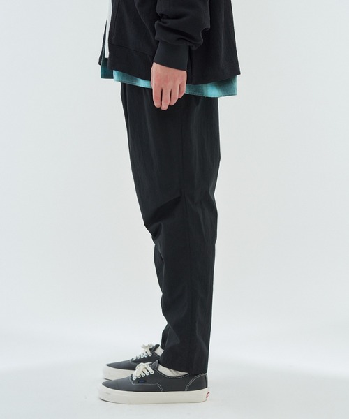 ESTNATION(エストネーション)の「ESTNATION / コットンナイロン テーパードパンツ(その他パンツ・メンズ・チャコールグレー/ブラック・MEDIUM/LARGE)」の7枚目の写真