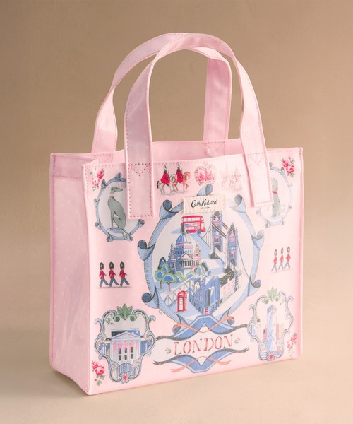 Cath Kidston(キャスキッドソン)の「スモール ブックバッグ London Town(ハンドバッグ・レディース・ピンク・FREE)」の2枚目の写真