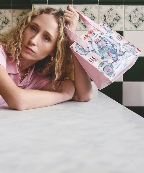 Cath Kidston(キャスキッドソン)の「スモール ブックバッグ London Town(ハンドバッグ・レディース・ピンク・FREE)」の4枚目の写真
