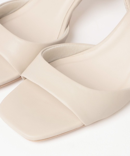 mysty woman(ミスティウーマン)の「リュクスラインヒールサンダル 664981(サンダル・レディース・ブラック/オフホワイト・MEDIUM/LARGE)」の12枚目の写真