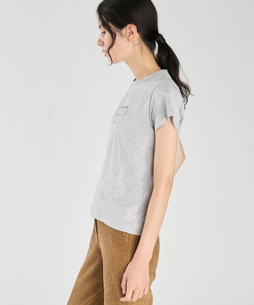 agnes b.（アニエスベー）の「メッセージ プリント オーガニックコットン 半袖 Tシャツ "...je sais ce que j' fais...! Zut"（Tシャツ/カットソー・レディース・グレー・3/2/1）」の4枚目の写真