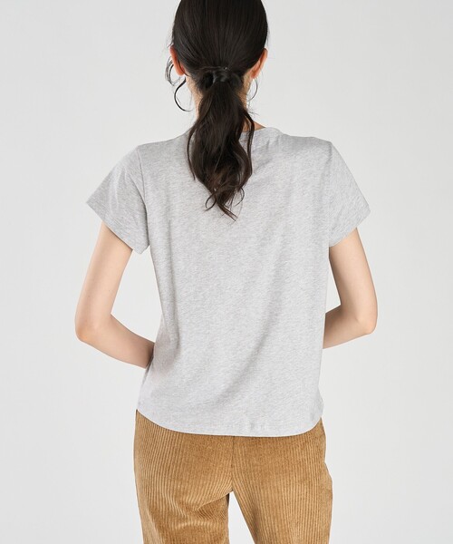 agnes b.（アニエスベー）の「メッセージ プリント オーガニックコットン 半袖 Tシャツ "...je sais ce que j' fais...! Zut"（Tシャツ/カットソー・レディース・グレー・3/2/1）」の5枚目の写真