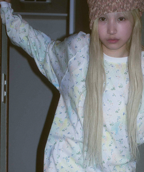 KOOKEESEE(クキシ)の「ソフトフラワーナグランT(クリーム)(Tシャツ/カットソー・レディース・その他・FREE)」の2枚目の写真