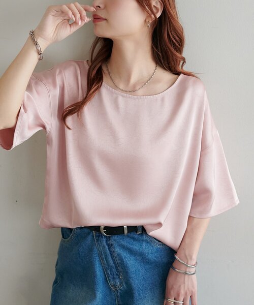 DISCOAT（ディスコート）の「【WEB限定】シワ加工サテン半袖プルオーバー（Tシャツ/カットソー・レディース・ライトグレー/アイボリー/ピンク・MEDIUM）」の3枚目の写真