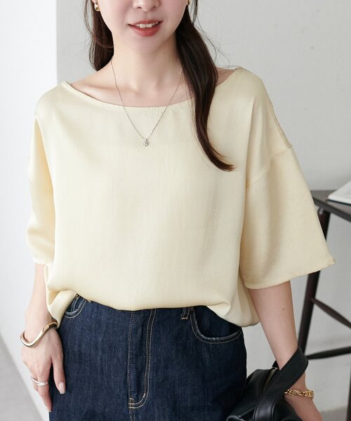DISCOAT（ディスコート）の「【WEB限定】シワ加工サテン半袖プルオーバー（Tシャツ/カットソー・レディース・ライトグレー/アイボリー/ピンク・MEDIUM）」の4枚目の写真