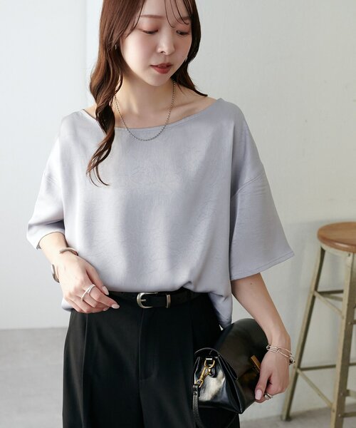 DISCOAT（ディスコート）の「【WEB限定】シワ加工サテン半袖プルオーバー（Tシャツ/カットソー・レディース・ライトグレー/アイボリー/ピンク・MEDIUM）」の15枚目の写真