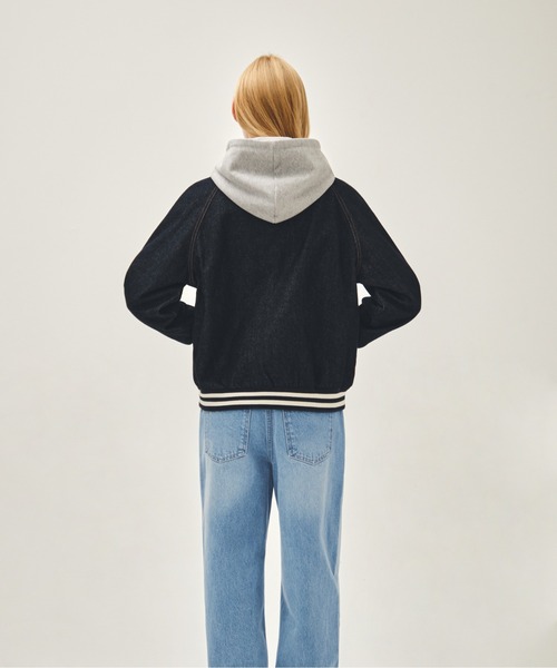 MARITHE + FRANCOIS GIRBAUD（マリテフランソワジルボー）の「CLASSIC LOGO RAGLAN DENIM VARSITY JACKET（デニムジャケット・レディース・ライトブルー/インディゴブルー・X-LARGE/LARGE/MEDIUM/SMALL）」の9枚目の写真