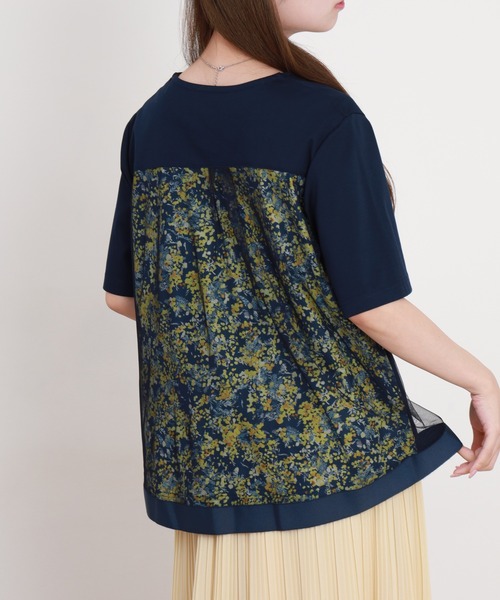 BRODIAEA(ブローディア)の「BRODIAEA バック切替えフラワー×チュール半袖Tシャツ 日本製(Tシャツ/カットソー・レディース・グレー/イエロー/ネイビー・40)」の3枚目の写真
